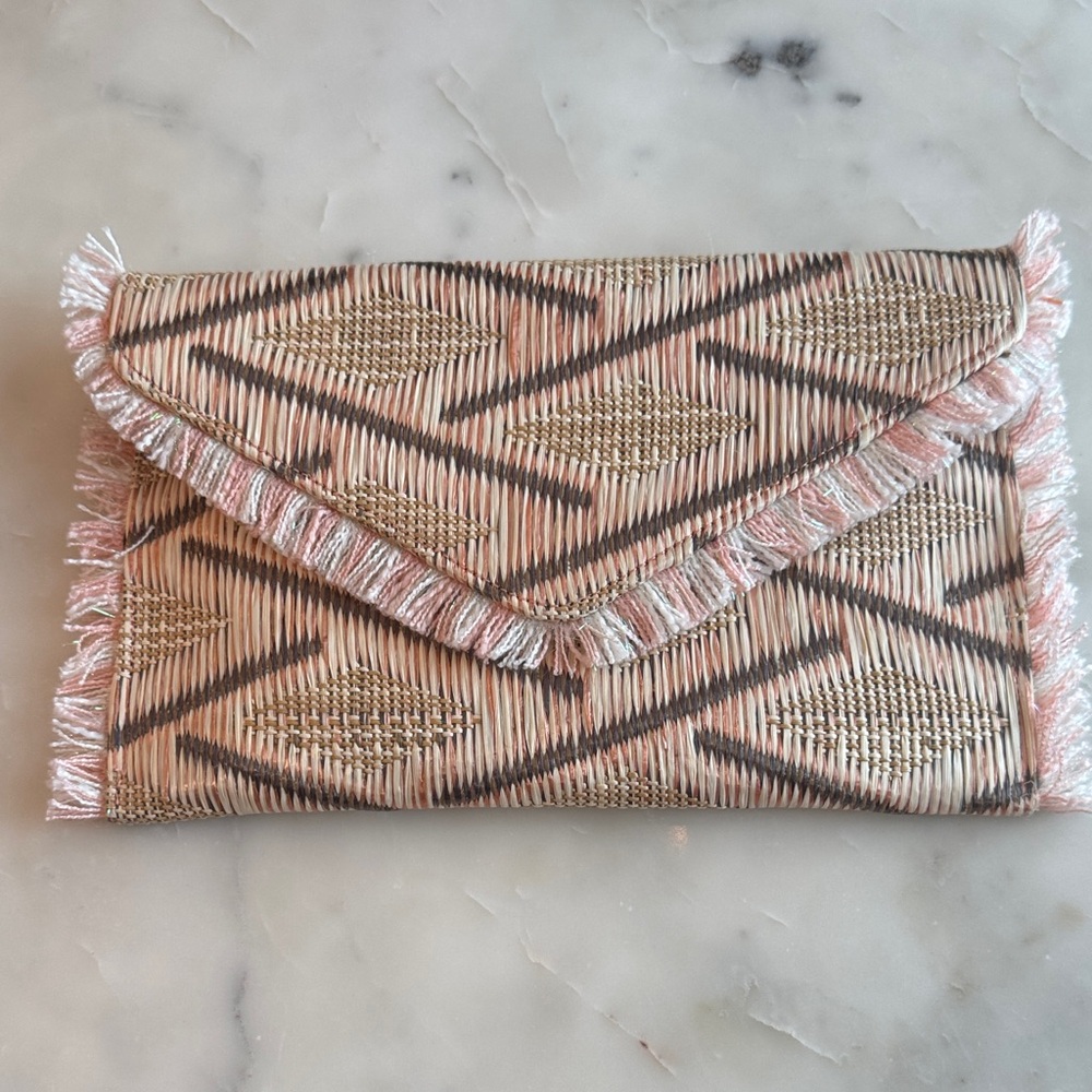Urban Expressions "Dominica" Flap Straw Clutch Bag